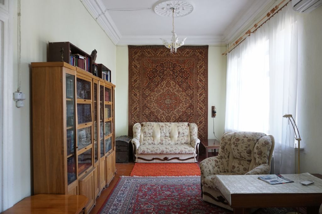 Продажа 4-комнатной квартиры, Севастополь, Большая Морская,  16