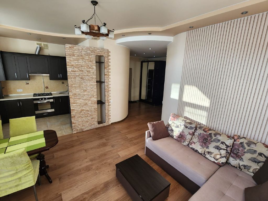 Продажа 4-комнатной квартиры, Севастополь, Античный просп.,  6