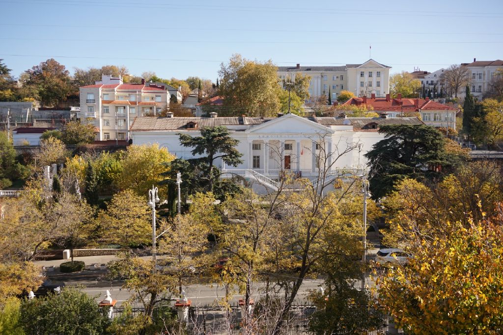 Продажа 4-комнатной квартиры, Севастополь, Большая Морская,  16