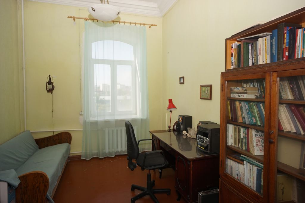 Продажа 4-комнатной квартиры, Севастополь, Большая Морская,  16