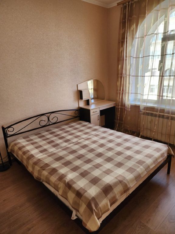 Продажа 4-комнатной квартиры, Севастополь, Античный просп.,  6