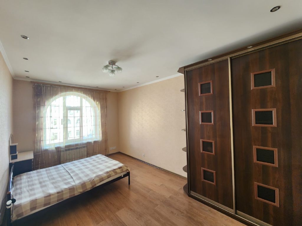 Продажа 4-комнатной квартиры, Севастополь, Античный просп.,  6